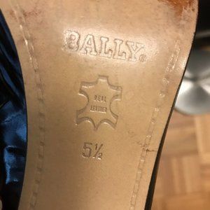 Wine color high hill Bally Shoes bought in Europe